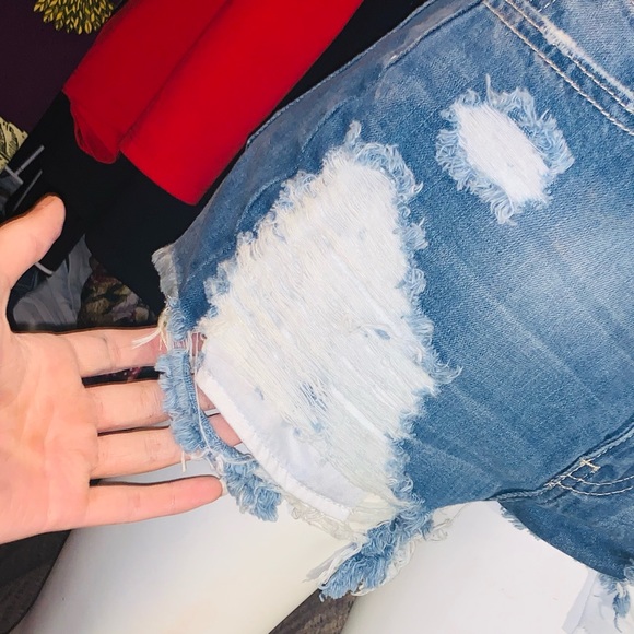 ๐ NWT FOREVER 21 DISTRESSED BOOTY SHORTS โ SIZE S - Picture 12 of 13
